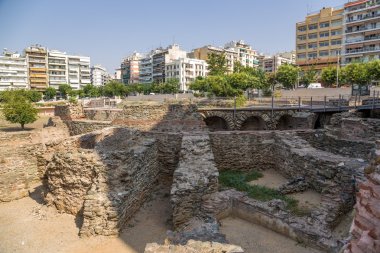 Yunanistan. Selanik'te (ı - IV yüzyılda Roma Agora arkeolojik kazı çalışmaları.)