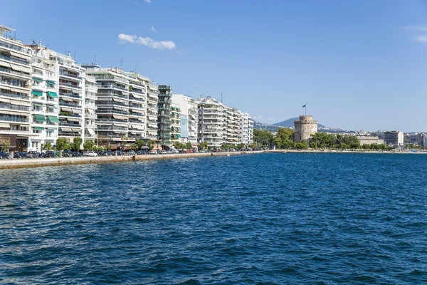 Thessaloniki, Řecko. Bílá věž a nábřeží — Stock fotografie