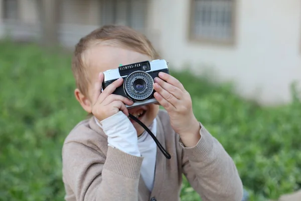 Little Boy Hold Analog Film Vintage Retro Photo Camera Look — Stock Photo, Image