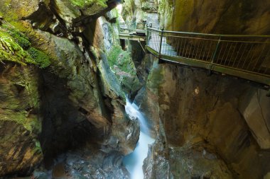 geçit pioverna gorge içinde