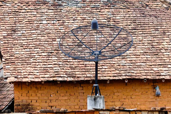 uydu çanağı keng köyde, tung, mynmar