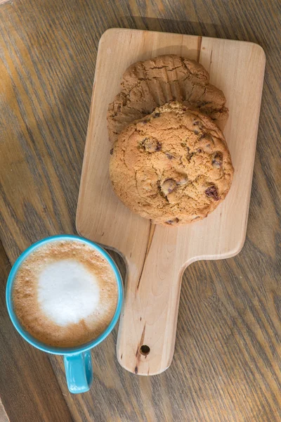 Çikolata parçacıklı kurabiye..