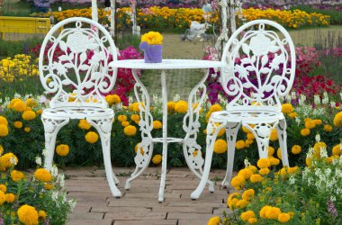 garden table and chairs clipart
