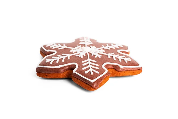 Perníkové sušenky izolované na bílém pozadí. Izolované vánoční cookies — Stock fotografie