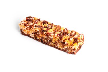 Beyaz arka planda izole edilmiş granola barı. Müsli çubuğu izole edildi.