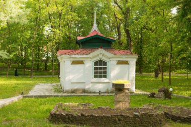 Gazo-Ponomarevsky kaynağı. Essentuki Resort Park.