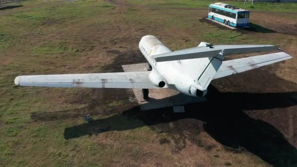 Vista aérea. avión aplastado abandonado comercial — Vídeo de stock