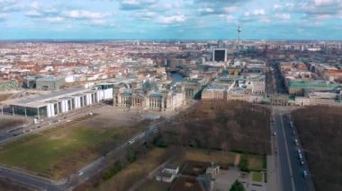 Hava görüntüsü. Berlin Almanya. Yüksek kalite 4k görüntü.