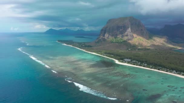 Mauritius ön, vågor i Indiska oceanen, Korallrev i Indiska oceanen — Stockvideo