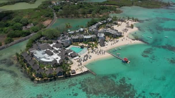 Scenic Aerial Drone Fly Over Boven Privé Eiland, Malediven, Tropisch Eiland — Stockvideo