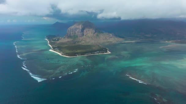 Isola di Mauritius, onde nell'oceano Indiano, barriera corallina nell'oceano Indiano — Video Stock