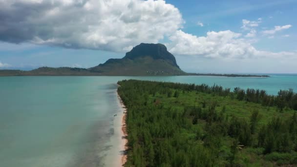Letecký pohled na Ile aux benitiers Mauricius. Krásný exotický ostrov. — Stock video