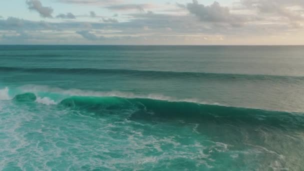 Vitalitet Blå Energi Hav Vatten Kraftfull Stormiga Havet Vågor Antenn — Stockvideo
