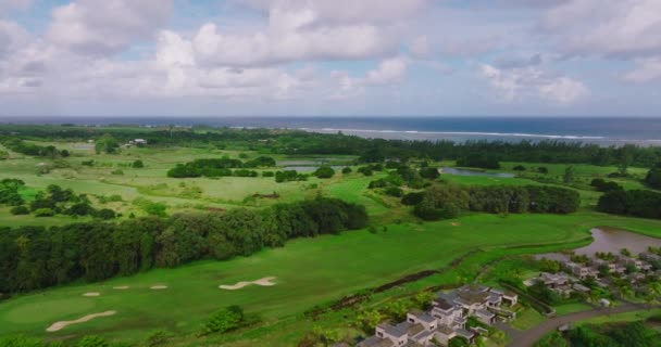 Ξενοδοχείο Γκολφ Ακτή Ινδικό Ωκεανό Γήπεδο Γκολφ Και Βίλες Στην — Αρχείο Βίντεο
