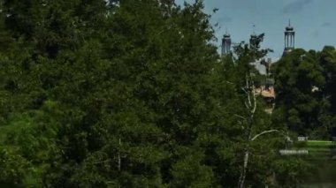 Fransa eski kalesi insansız hava aracı görüntüsü. Saint-Fargeau Kalesi. Yüksek kalite 4k görüntü