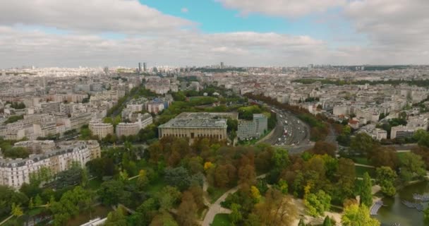 Vista Aérea Los Tejados Edificios Calles Avenidas Con Tráfico Coches — Vídeo de stock