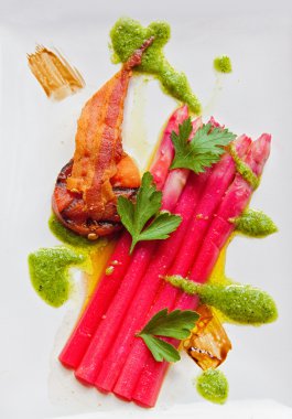 Kırmızı kuşkonmaz