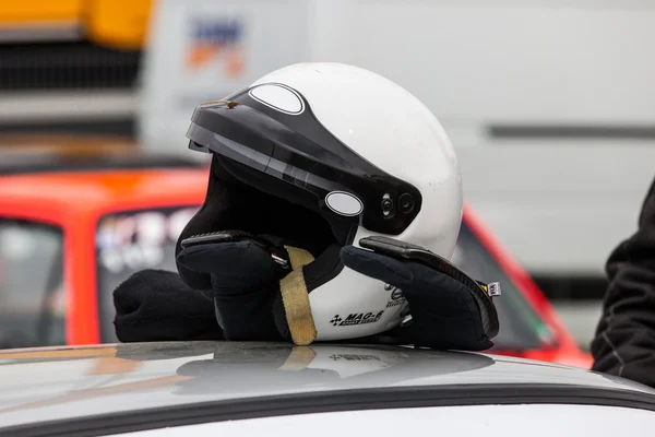Helm für Autorennen — Stockfoto