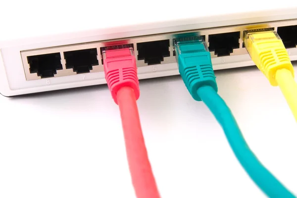 bağlı kabloları ile geçiş