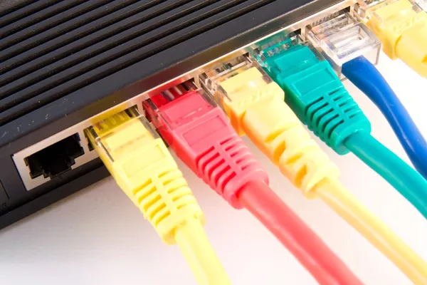 bağlı kabloları ile geçiş