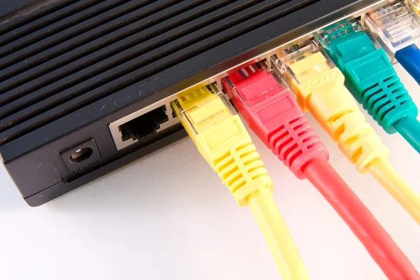 bağlı kabloları ile geçiş