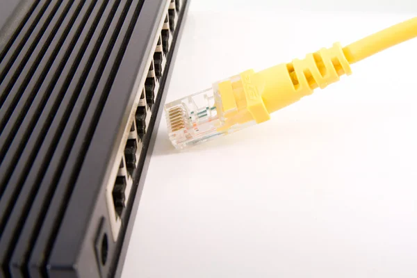 bağlı kabloları ile geçiş