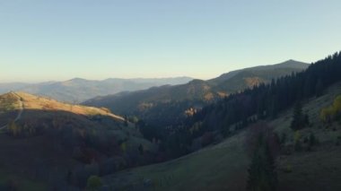 Karpat Dağları ve Günbatımı.