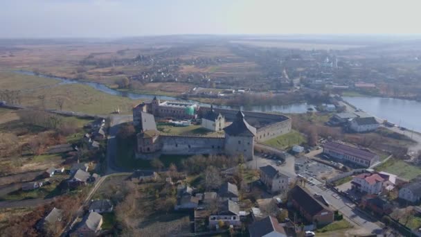 Medzhybizh城堡河流和蓝天 — 图库视频影像