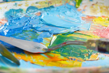 Yağ boyasının yüzeyine desensel darbelerle uygulanan fotoğraf. - Sanat. Doku ve arkaplan.