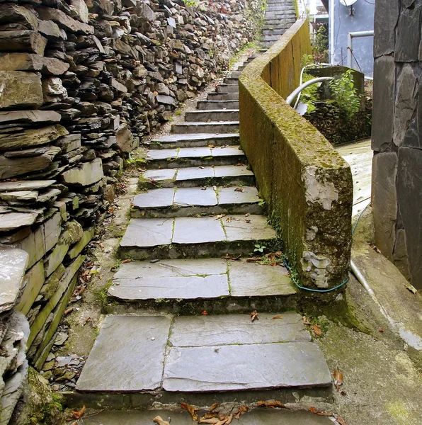 Plato de roca escaleras y pared — Foto de Stock