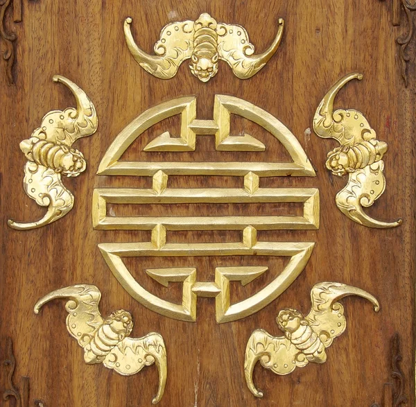 Drewniane nietoperz ozdoba z chińskich znaków w Tajwan — Zdjęcie stockowe