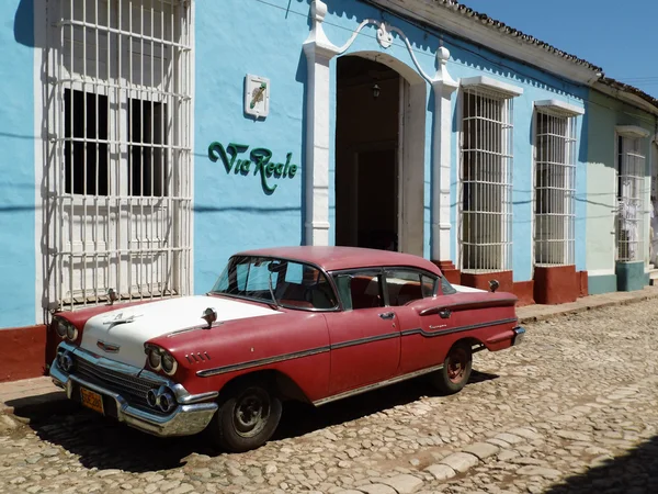 Oldtimer w trinidad, Kuba — Zdjęcie stockowe