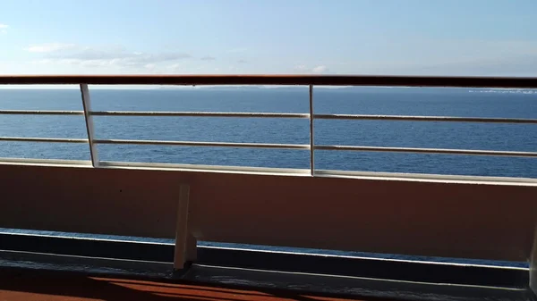 Vista desde la cubierta de un crucero — Foto de Stock