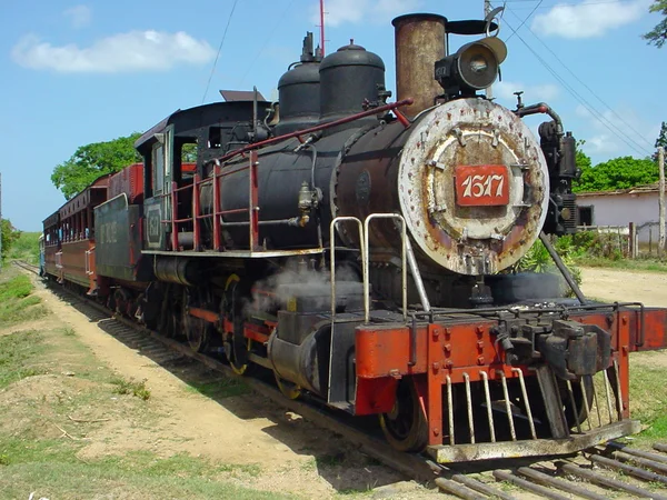 Lokomotif trinidad Küba'da yakındaki Buhar — Stok fotoğraf