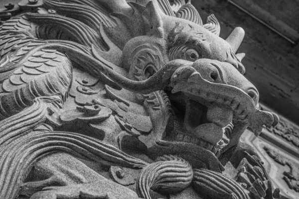 Dragon Chinois Géant Doré — Photo