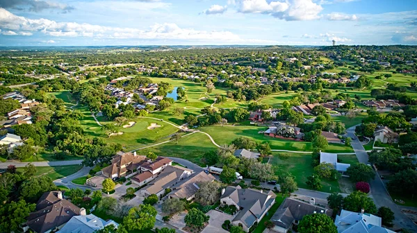 Uma Vista Panorâmica Dos Arredores Edifícios Residenciais Belos Campos Verdes Imagens Royalty-Free