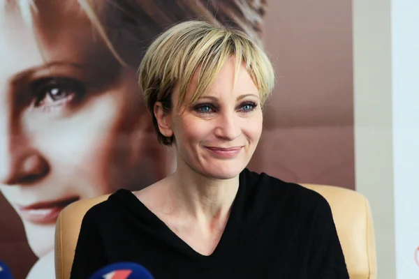 MINSK, BELARUS - FEBRUARY 13: Patricia Kaas at the press conference on February 13, 2010 in Minsk, Belarus — Stock Photo, Image