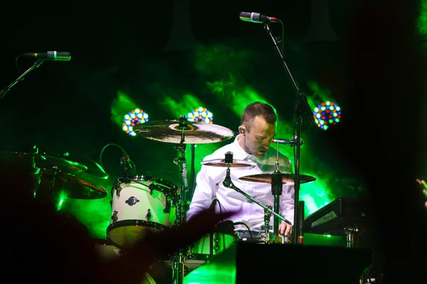 MINSK, BELARUS - JULY 2: Group HURTS performs on MOST Festival 2013 July 2, 2013 in Minsk, Belarus — Stock Photo, Image