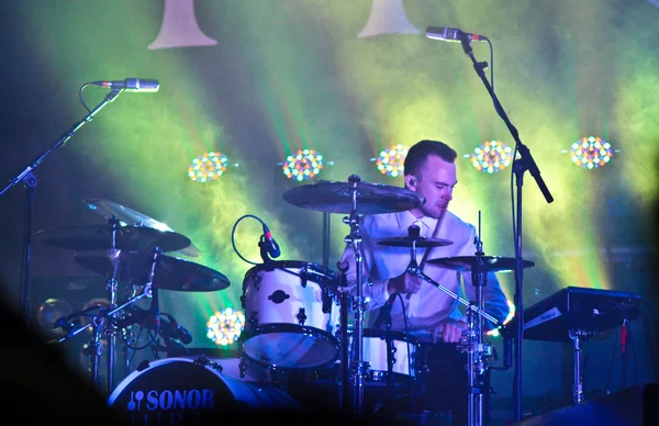 MINSK, BELARUS - JULY 2: Group HURTS performs on MOST Festival 2013 July 2, 2013 in Minsk, Belarus — Stock Photo, Image