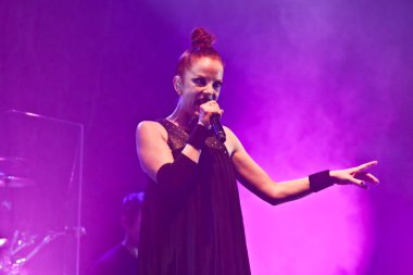 Minsk, Beyaz Rusya - 13 Kasım 2012: shirley manson çöp üzerinden gerçekleştiren Sahne Alanı'nda 13 Kasım 2012 minsk, Beyaz Rusya
