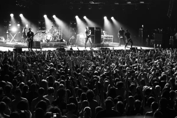 Banda de rock Placebo em concerto no Sport Palace no sábado, 22 de setembro de 2012 em Minsk, Bielorrússia — Fotografia de Stock