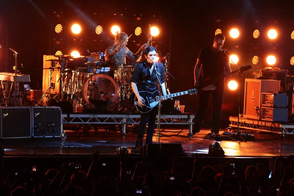 Banda de rock Placebo em concerto no Sport Palace no sábado, 22 de setembro de 2012 em Minsk, Bielorrússia — Fotografia de Stock