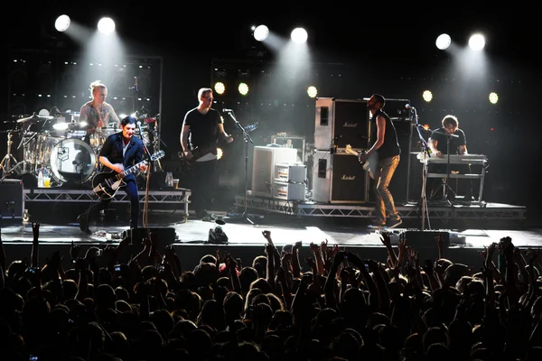 Rockové kapely placebo v koncertu v paláci sportu na Sobota, 22 září 2012 v Minsku, Bělorusko — Stock fotografie