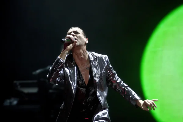 Depeche mode i konsert på minsk arena på fredag, februari 28, 2014 i minsk, Vitryssland — Stockfoto