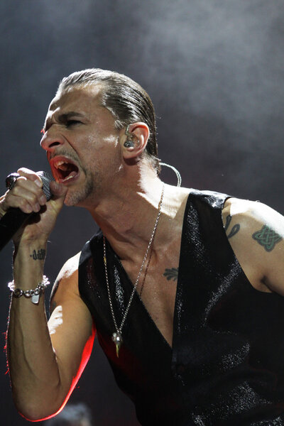 Depeche Mode на концерте в "Минск-Арене" 28 февраля 2014 года в Минске, Беларусь
