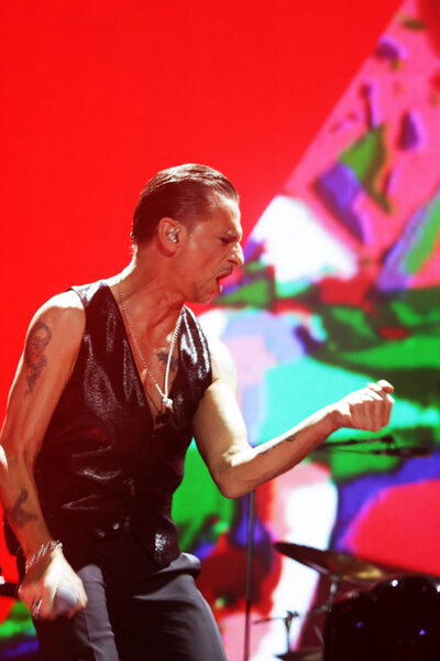 Depeche Mode на концерте в "Минск-Арене" 28 февраля 2014 года в Минске, Беларусь
