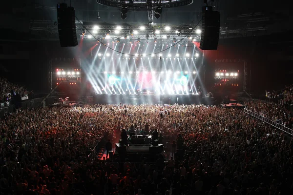 Membros do ARMIN ONLY: Show intenso com Armin van Buuren em Minsk-Arena em 21 de fevereiro de 2014 — Fotografia de Stock