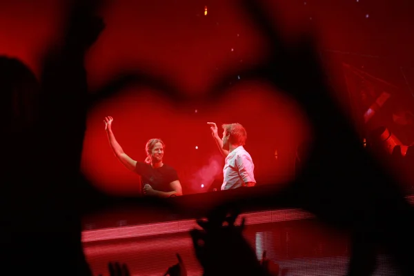 Alleen leden van armin: intens show met armin van buuren in minsk-arena op 21 februari 2014 — Stockfoto