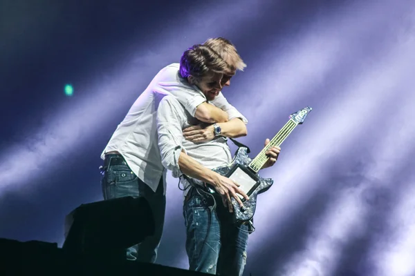 Endast medlemmar av armin: intensiv show med armin van buuren i minsk-arena på 21 februari 2014 — Stockfoto