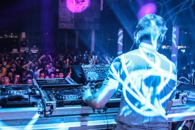 DJ eddie halliwell gerçekleştirir Minsk'te kentsel dalga Festivali'nde 16 Nisan 2011